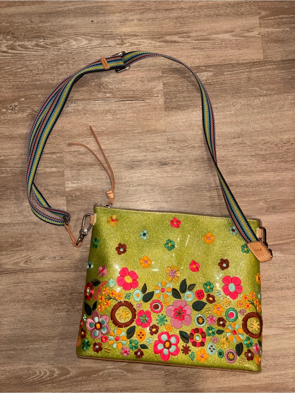 Consuela Buzzy Downtown Green glitter crossbody